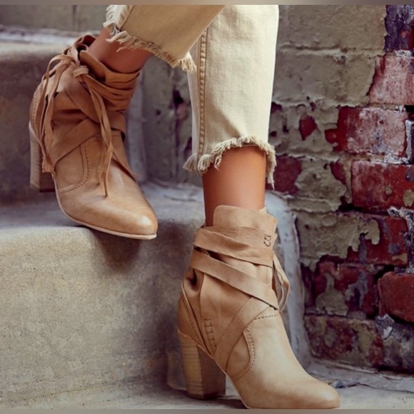 Free People Shoes - FREE PEOPLE SEVEN WONDERS BOOTIES (TAN) - SIZE 7 1/2